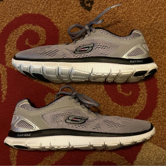 Skechers Skech-Knit Shoes - Picture 5 of 15